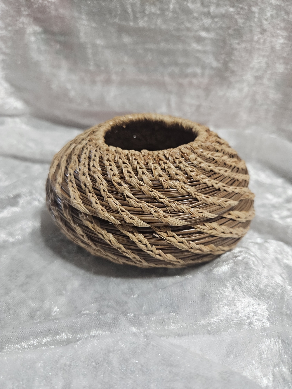 Miniature Oval Pine Needle Basket, bowl and lid, handmade w/raffia stitching